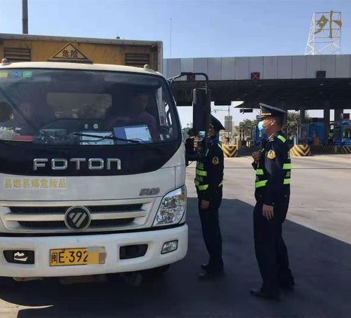 市交通運(yùn)輸執(zhí)法局強(qiáng)化危運(yùn)行業(yè)專(zhuān)項(xiàng)執(zhí)法，為春運(yùn)筑牢安全防線